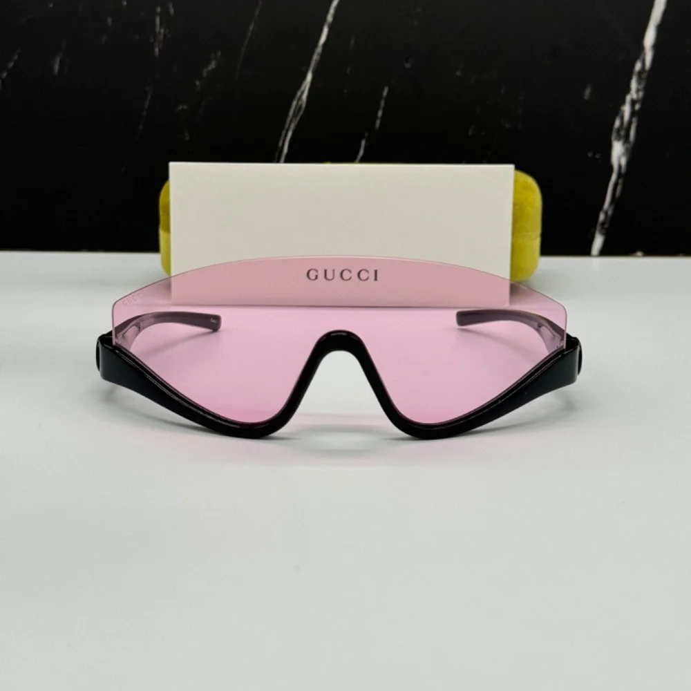 NEW GUCCI UNISEX SHIELD SUNGLASSES, GUCCI PINK BLACK EYEWEAR GUCCI